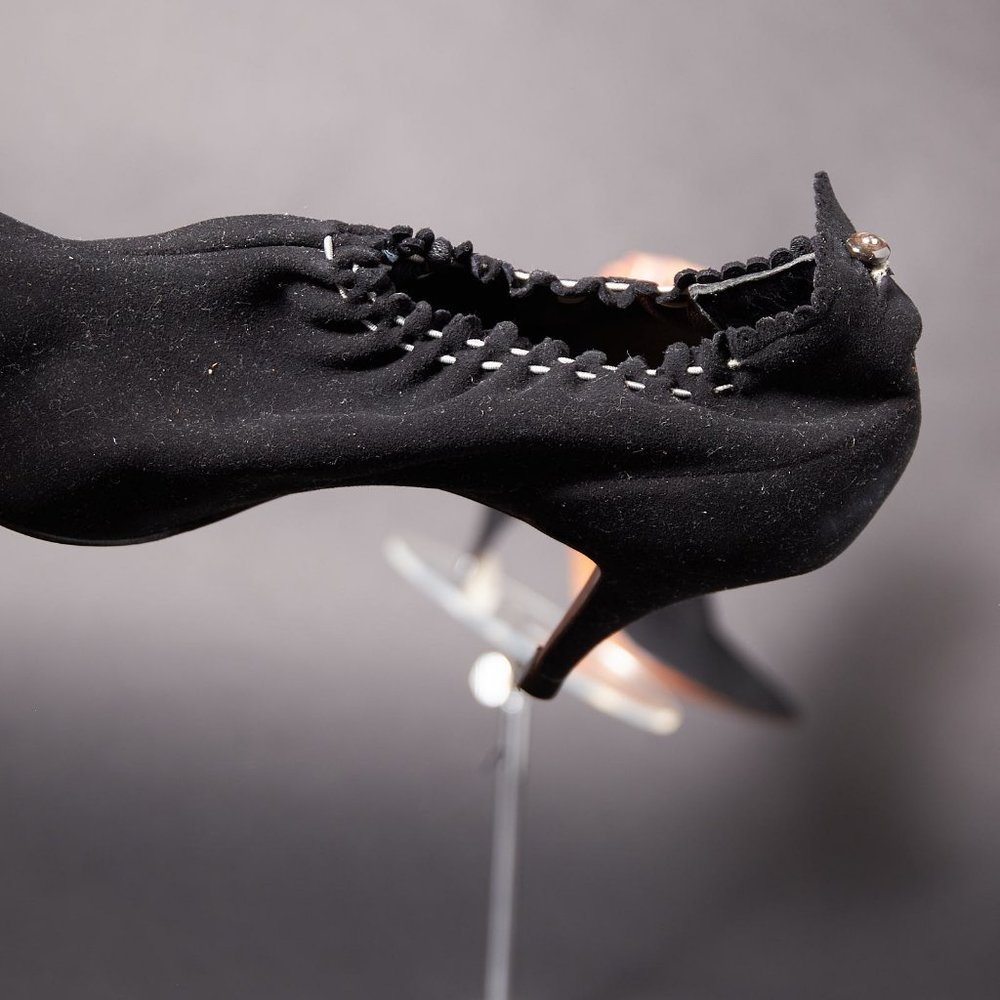 1970s Black Suede Pumps Heels Shoes